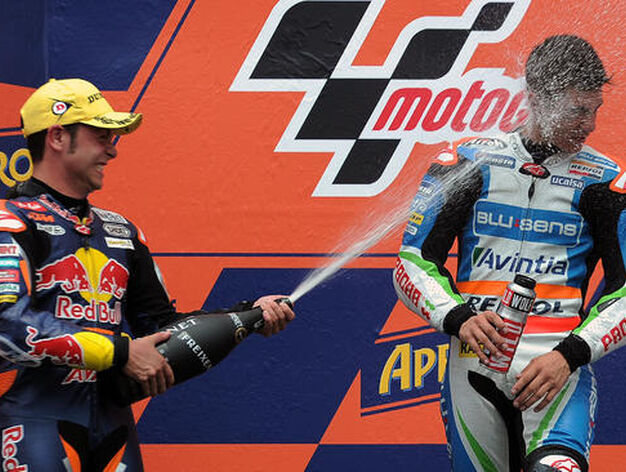 Las im&aacute;genes de la carrera de Moto3 del Gp de Catalu&ntilde;a.

Foto: AFP
