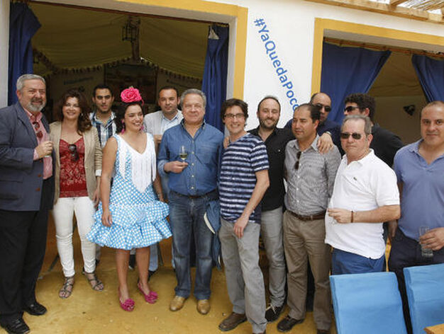 Foro Ciudadano. Ediles, militantes y simpatizantes del grupo que lidera Pedro Pacheco con periodistas.

Foto: Pascual