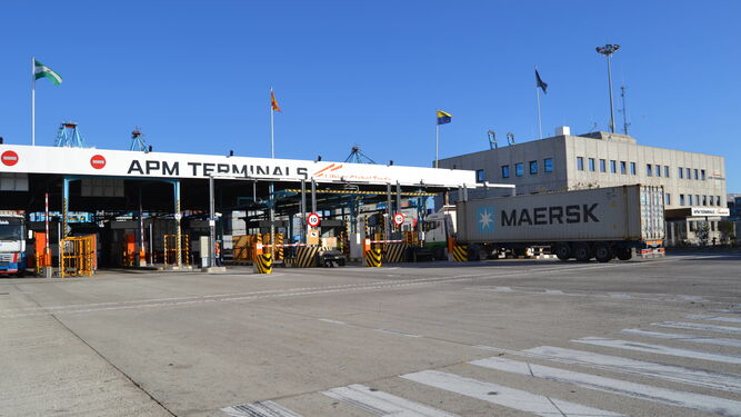 La entrada para camiones de APM Terminals Algeciras.