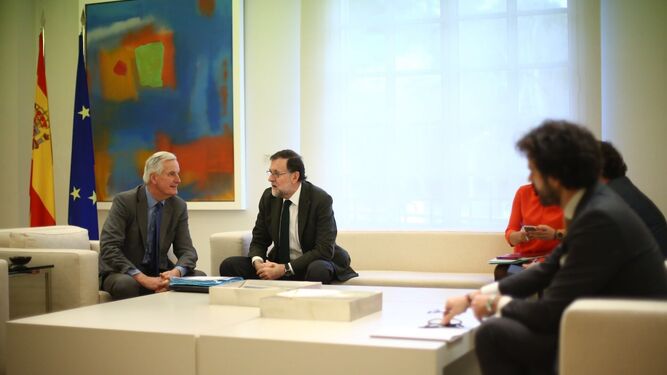 Michel Barnier y Mariano Rajoy, ayer en La Moncloa.