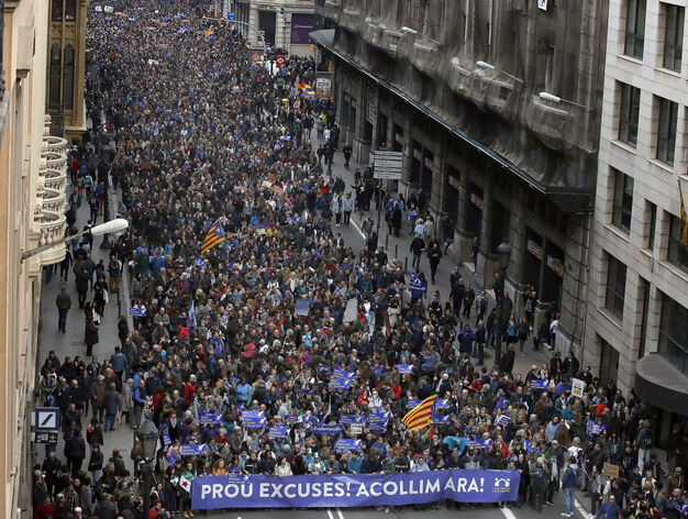 Las im&aacute;genes de la masiva manifestaci&oacute;n de apoyo a los refugiados en Barcelona