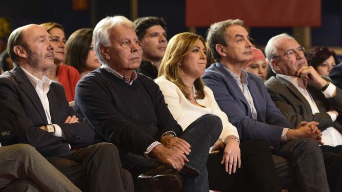 Alfredo Pérez Rubalcaba, Felipe González, Susana Díaz, José Luis Rodríguez Zapatero y Alfonso Guerra, ayer.