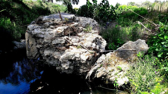 Restos del acueducto romano que ha quedado al descubierto en El Almendral.