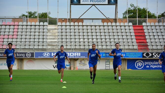 Ayala, Ganet y Chapa corren durante un entrenamiento en el Nuevo Mirador.