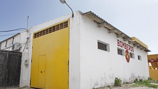 Fachada de las actuales instalaciones de los bomberos en la ciudad de Tarifa.