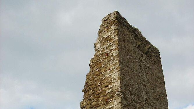 La Torre del Fraile, la construcción más antigua de Algeciras, en pésimo estado de conservación.