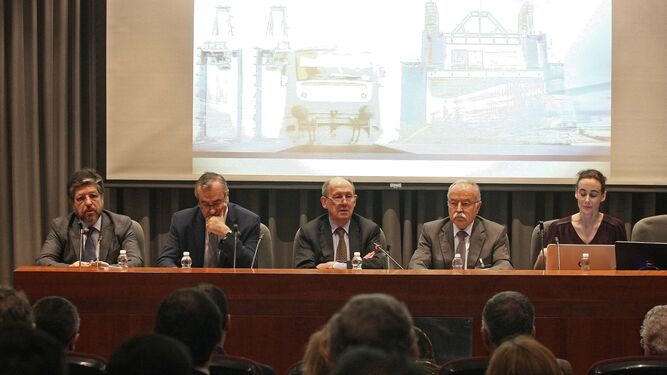José Luis Hormaechea, José Llorca, Carlo Secchi y Manuel Morón, ayer en el arranque de la reunión.
