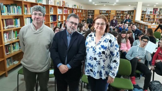 Molina, Calvo y Alconchel, ayer en el primero de los encuentros literarios.