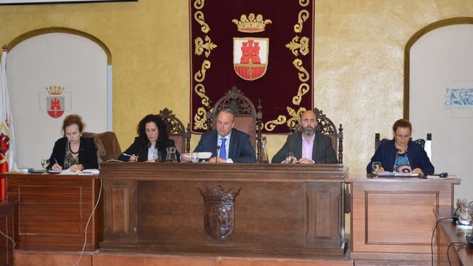 El alcalde, Juan Carlos Ruiz Boix, ayer en el Pleno.
