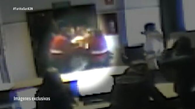 Captura del vídeo que recoge el momento del asalto al hospital.
