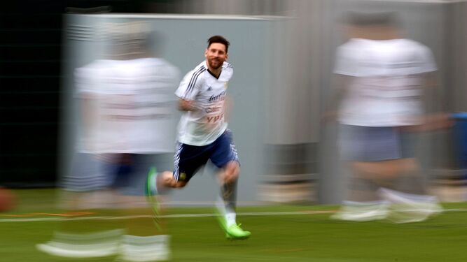 Messi acelera hacia Rusia desde casa