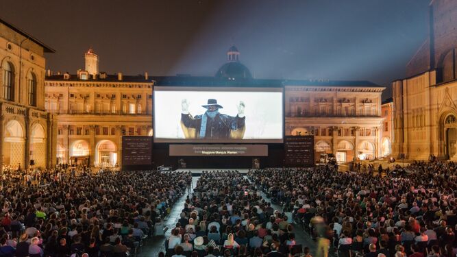 La Piazza Maggiore de Bologna, el mejor cine al aire libre del mundo