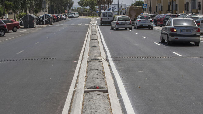 Primer tramo de la avenida Constitución, donde ya se ha llevado a cabo el grueso de los trabajos de remodelación de la vía.