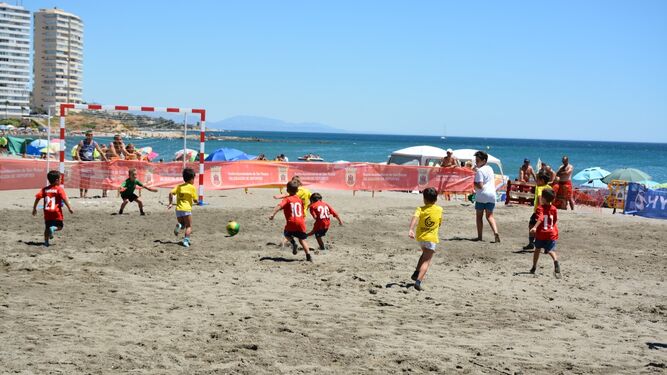 Fútbol-playa en Torreguadiaro