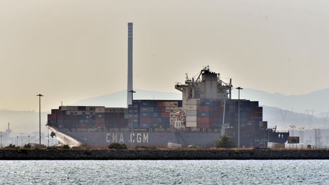 El 'ANL Wyong', en el puerto de Crinavis, ayer.