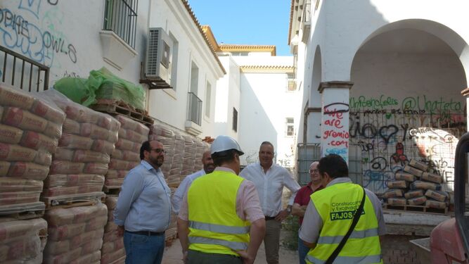 La visita de los responsables municipales a las obras.