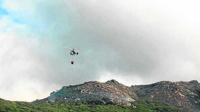 El fuego consume 150 hectáreas de un paraje natural en Tarifa