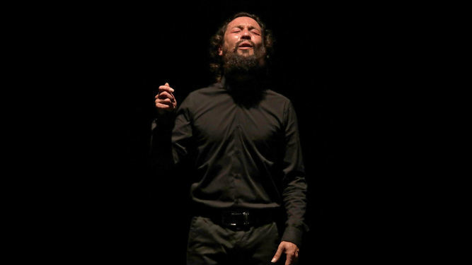 El cantaor Miguel Lavi en un recital en Jerez.