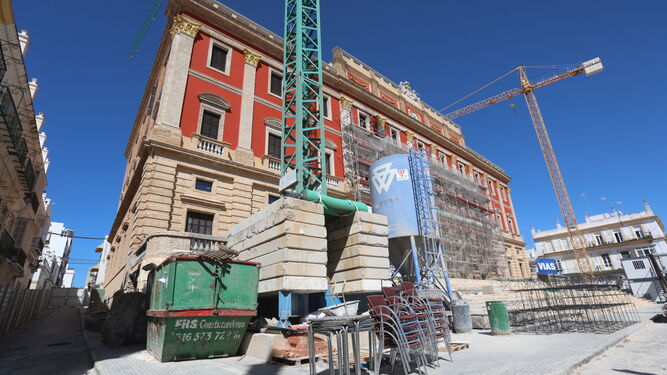 El Ayuntamiento en obras, en una imagen reciente.