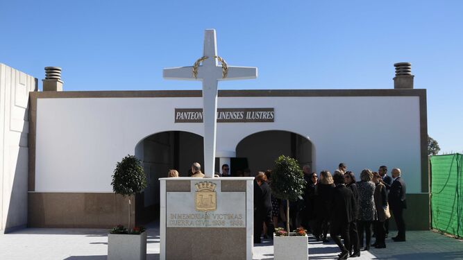 Inauguración del Panteón de los Ilustres en el cementerio de La Línea