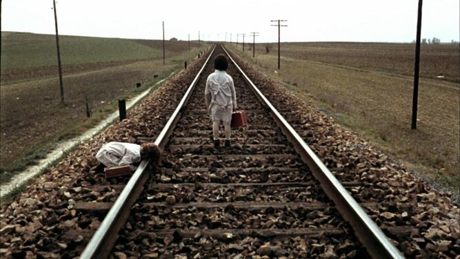 El espíritu de la colmena (1973, Víctor Erice), película española mejor situada en la lista.
