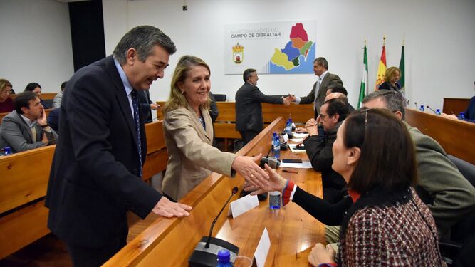 Aurora Mejía saluda a los miembros del CES junto a Luis Ángel Fernández