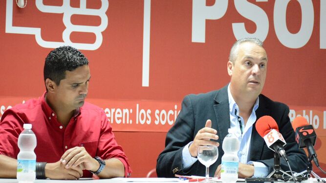 Inti Ortega, junto a Ruiz Boix en una rueda de prensa
