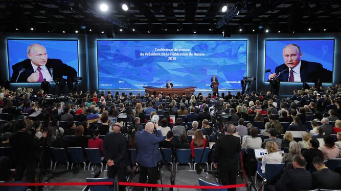 Putin comparece en Moscú durante la tradicional rueda de prensa antes de fin de año.