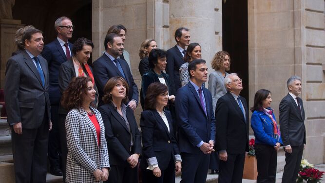 Foto de familia del Consejo de Ministros en Barcelona.