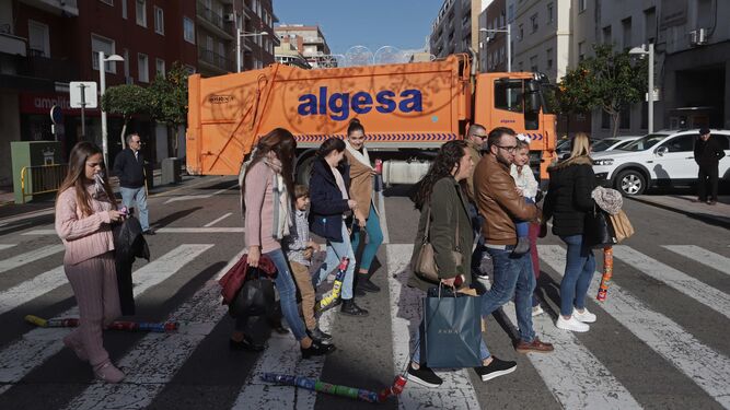 Im&aacute;genes del arrastre de latas en Algeciras