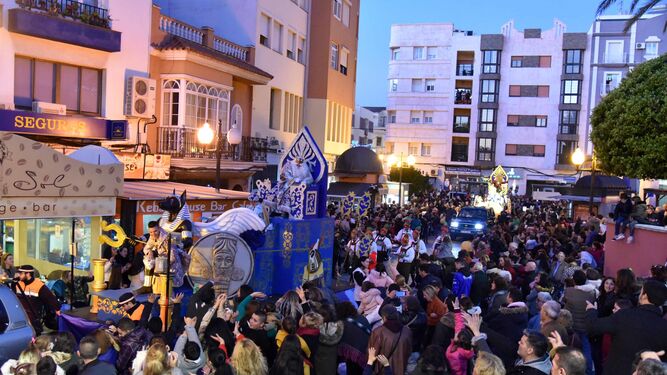 Cabalgata de Reyes magos en la L&iacute;nea