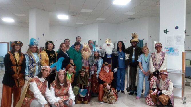 Los Reyes Magos visitan el hospital de Villamartín
