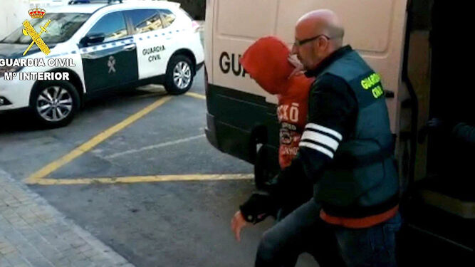 Uno de los detenidos por la supuesta violación en grupo en Callosa d'En Sarrià (Alicante)