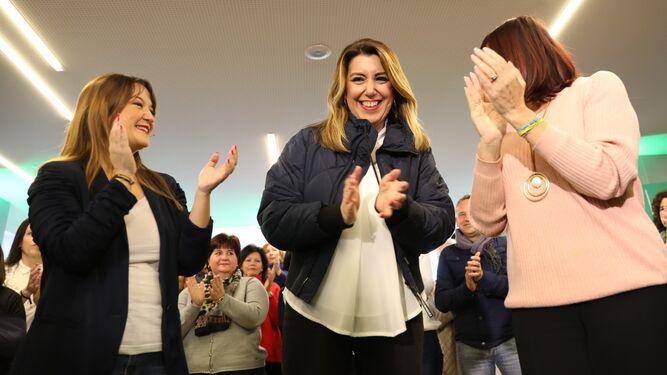 La secretaria general del PSOE-A, Susana Díaz,  interviene en un encuentro con mujeres.