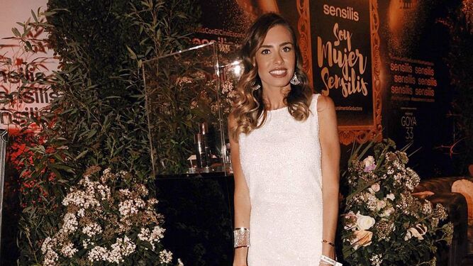 Marta Carriedo con vestido de Cristina Tamborero, zapatos de YSL y joyas de Joyer&iacute;a Yanes. Instagram: @martacarriedo (Pepino Marino)