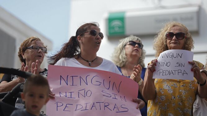 Protesta por la falta de pediatras en Algeciras