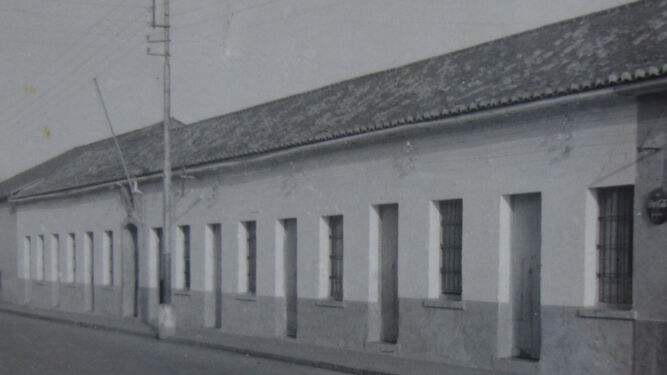 Antigua casa-cuartel de la Guardia Civil en la calle Jardines
