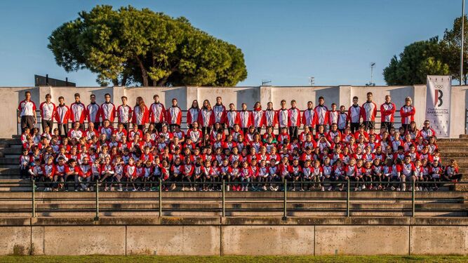 Una de las “fotos de familia” del Club Atletismo Barrameda en el Complejo Deportivo ‘El Picacho’.
