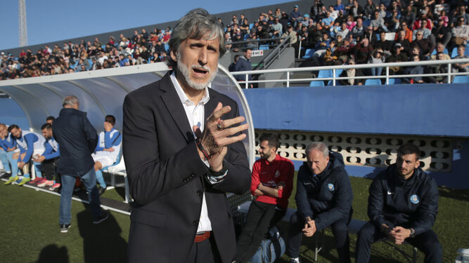 Pablo Alfaro: aplaude a sus jugadores en Can Misses