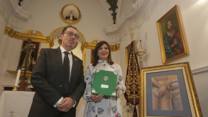Manuel López Arcas y Patricia Cardoso, con las tapas de la exaltación