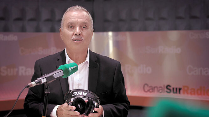 Tom Martín Benítez, el veterano comunicador al frente de las mañanas de Canal Sur Radio