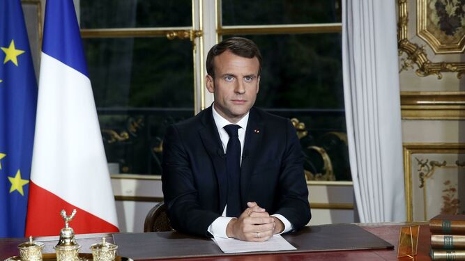 Macron se dirige a la nación francesa en un mensaje televisivo desde el palacio del Elíseo