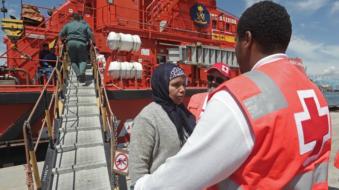 Migrantes rescatados en el puerto de Algeciras