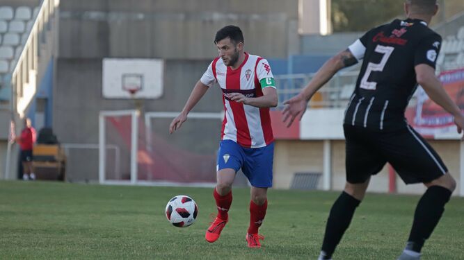 El capitán del Algeciras, Iván Turrillo en un partido esta temporada.