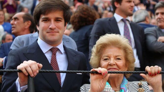 Ana Mar&iacute;a Boh&oacute;rquez y su nieto Jaime Domecq.