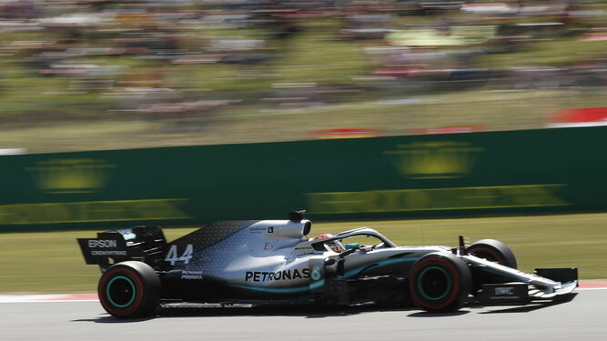 Le monoplaza de Hamilton durante la carrera.