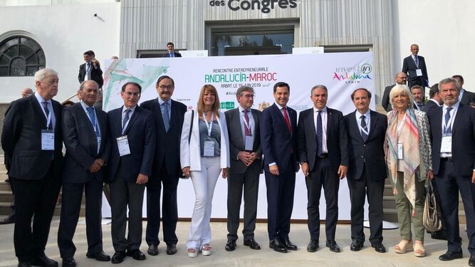 Los representantes de la misión comercial encabezada por el presidente andaluz, Juanma Moreno, y el presidente de la APBA, Gerardo Landaluce.