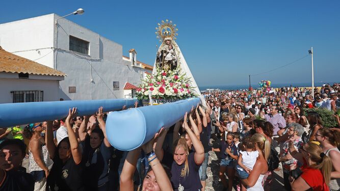 Las mejores fotos de la procesi&oacute;n de la Virgen del Carmen en La L&iacute;nea