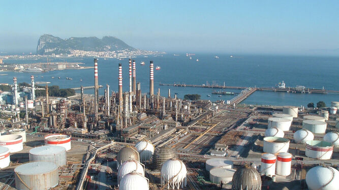 Vista de la refinería Gibraltar-San Roque de Cepsa.