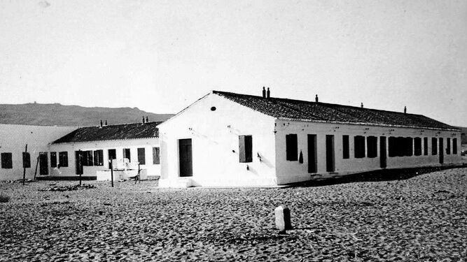 Casa cuartel de la Guardia Civil en La Atunara
